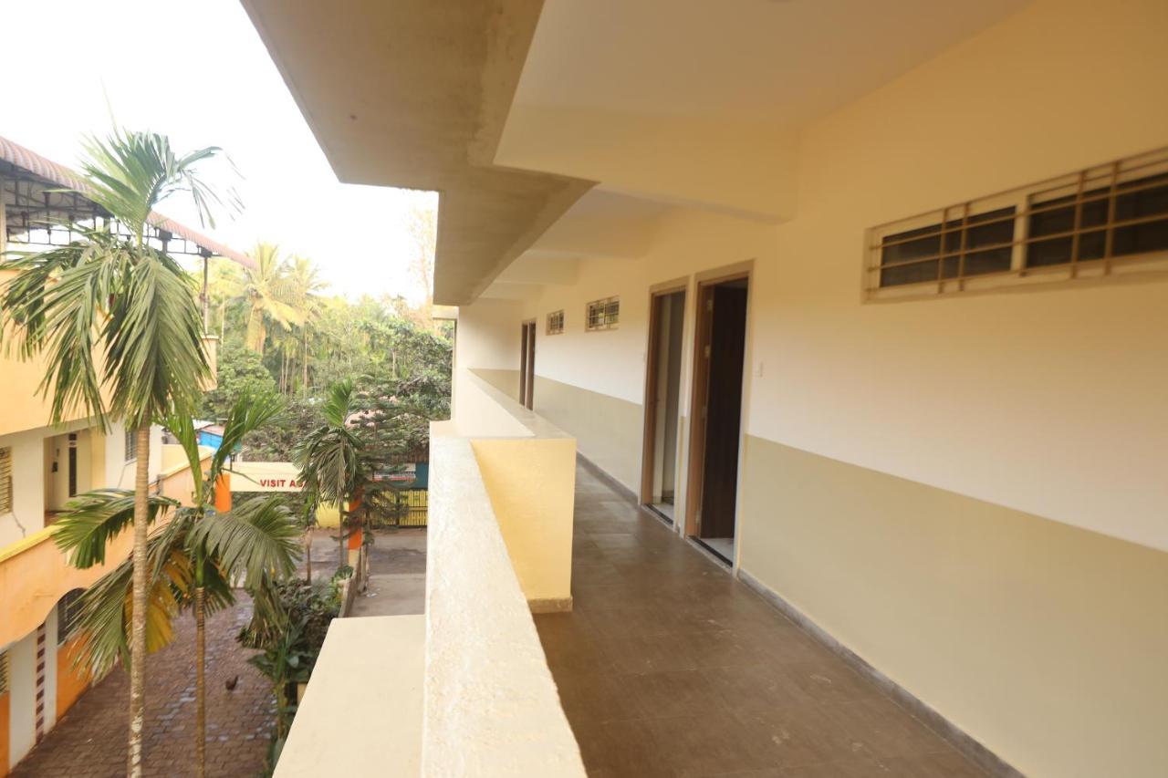 Shree Swami Samarth Resort Diveāgar Exteriér fotografie